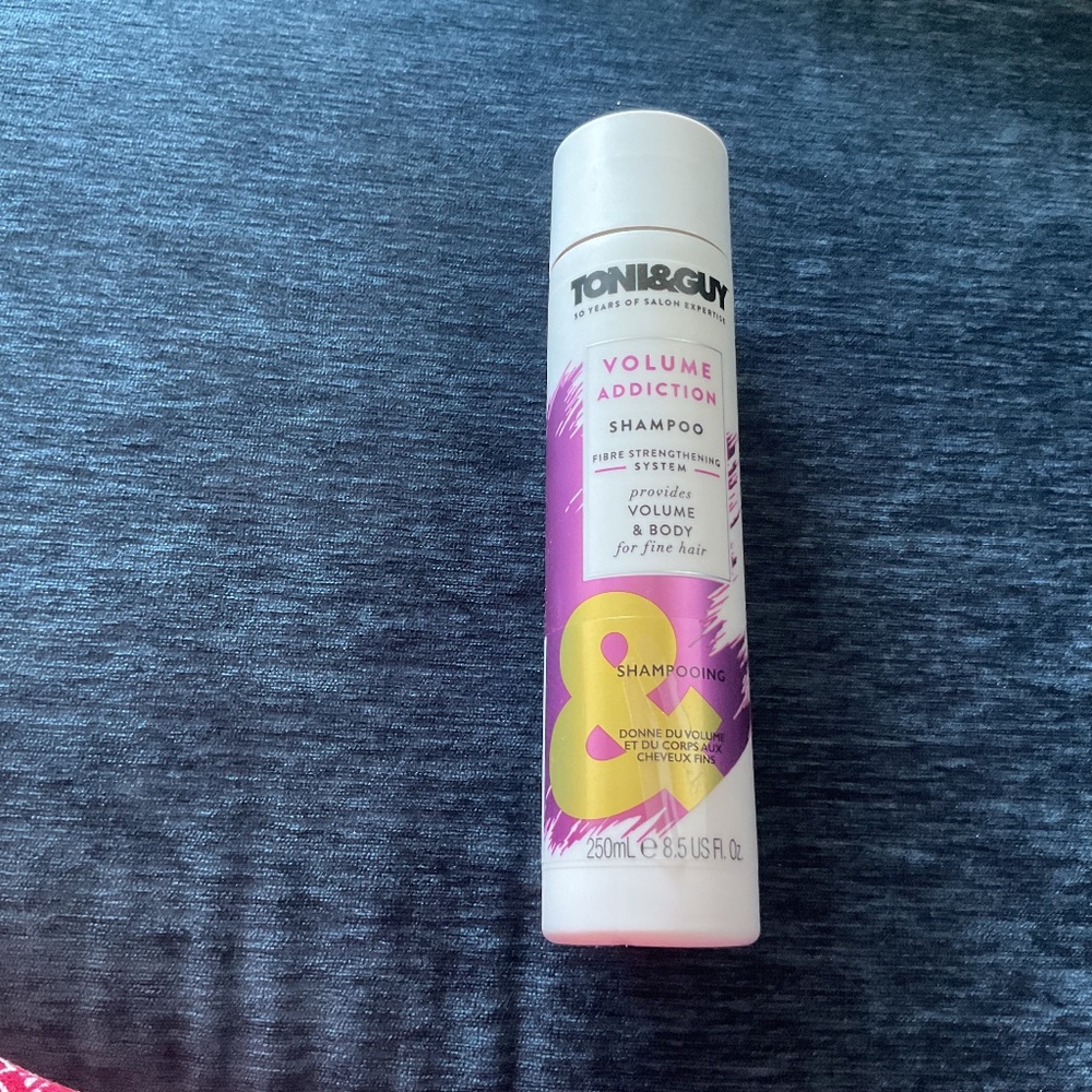Toni&Guy Volume Addiction Shampoo